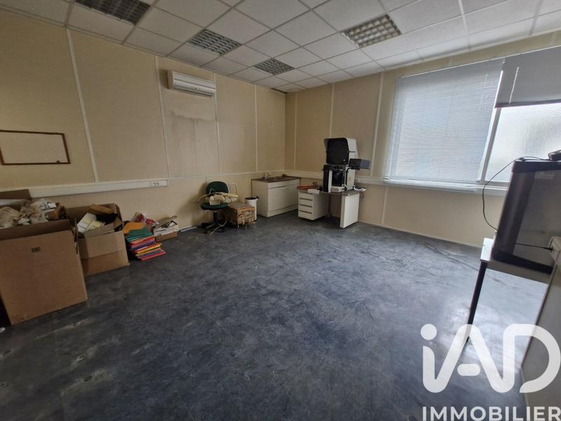 Maison - 1 100 m² - 10 pièces