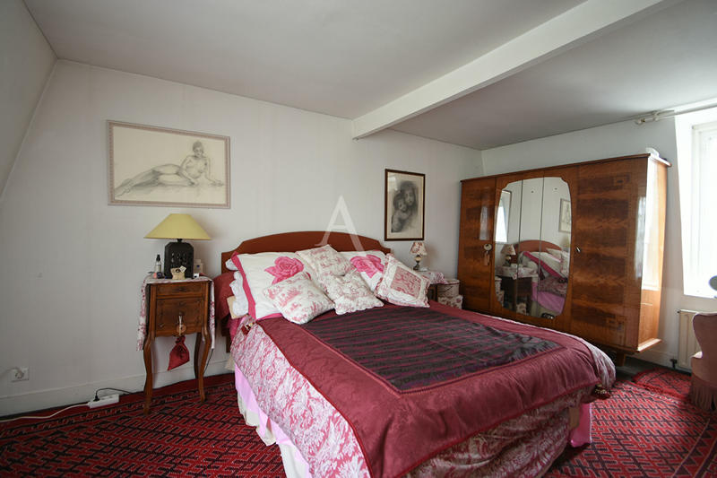 Maison - 200 m² - 8 pièces