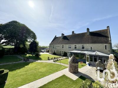 Maison - 640 m² - 14 pièces