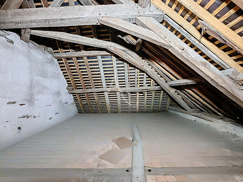 Maison - 213 m² - 8 pièces