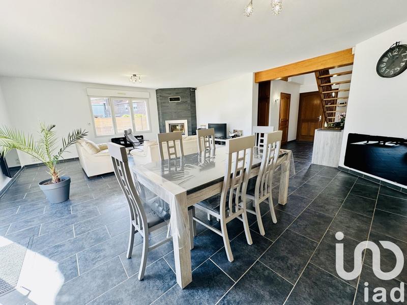 Maison - 180 m² - 8 pièces