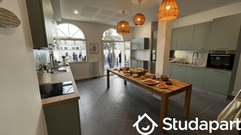 Chambre - 11 m² - 1 pièce