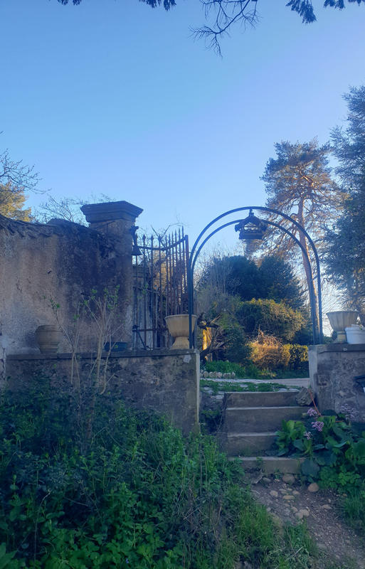 Propriété - 240 m² - 10 pièces