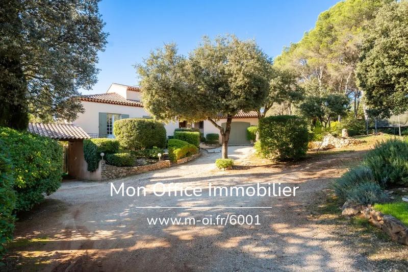 Maison - 225 m² - 9 pièces