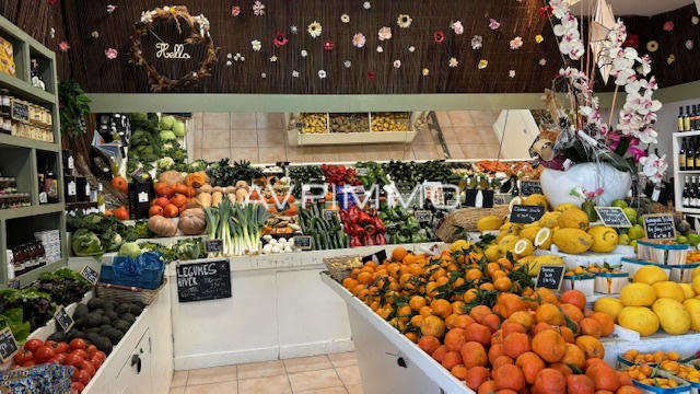 Fonds de commerce - Magasins - 55 m²