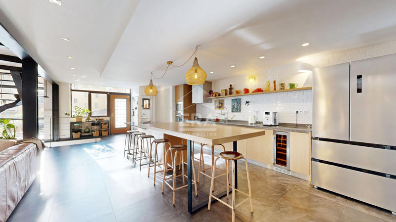 Appartement - 225 m² - 6 pièces