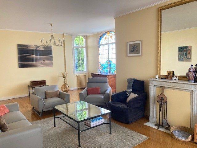 Maison - 232 m² - 4 pièces