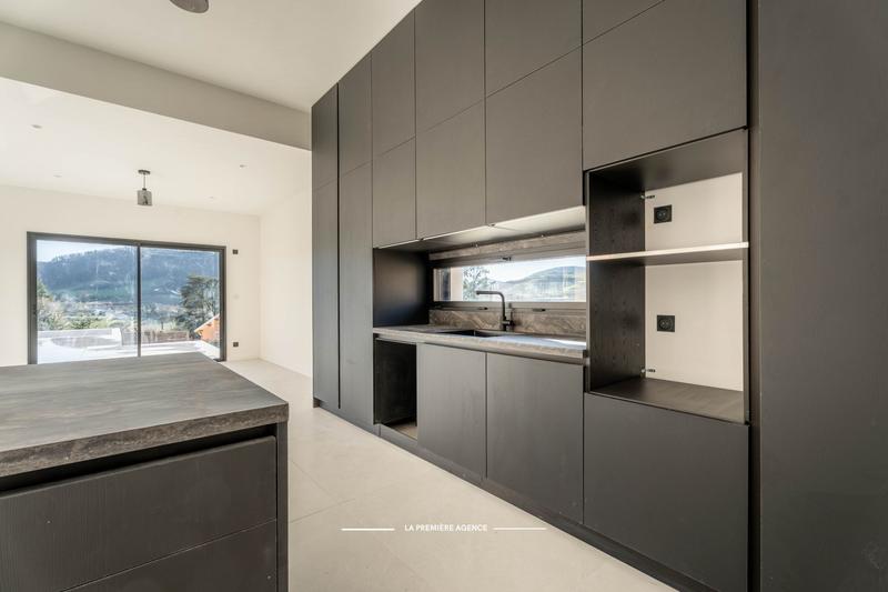 Maison contemporaine - 137 m² - 5 pièces