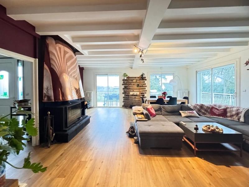 Maison - 309 m² - 10 pièces