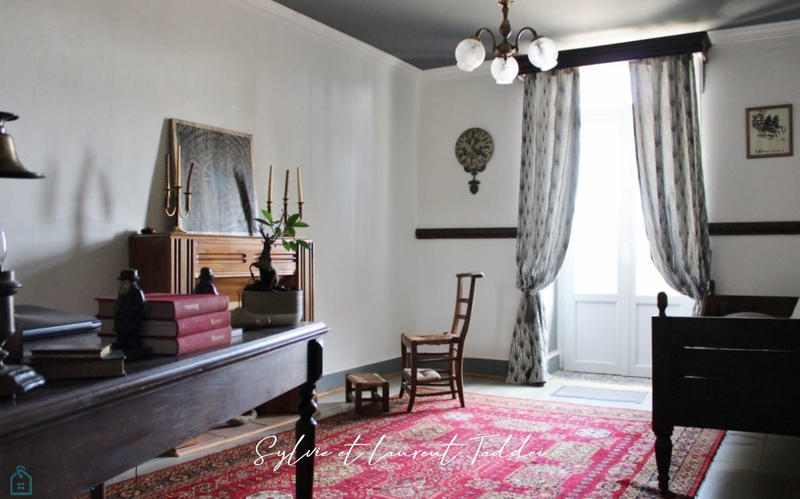 Maison - 203 m² - 6 pièces