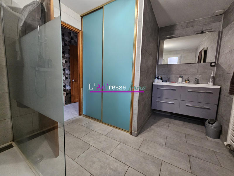 Maison - 183 m² - 10 pièces