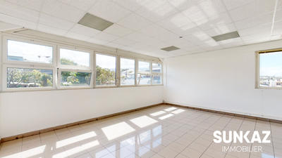 Local d'activités - 345 m²