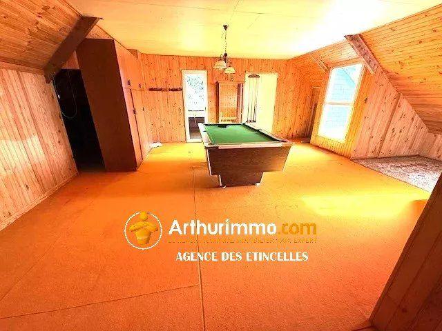Maison - 215 m² - 7 pièces