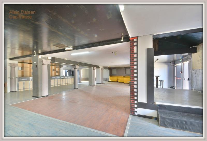 Maison - 300 m² - 1 pièce