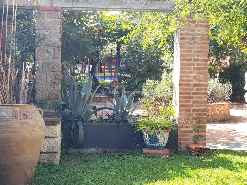 Maison - 267 m² - 9 pièces