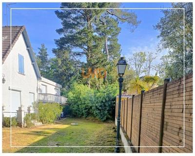 Villa - 204 m² - 8 pièces