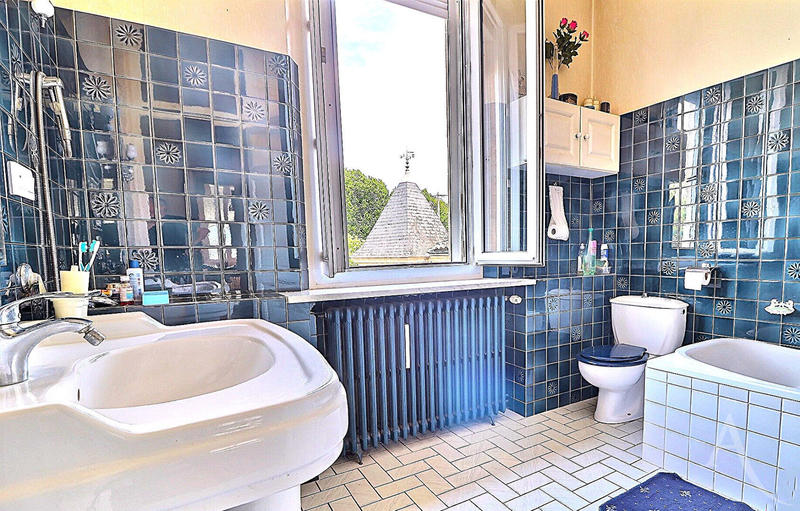 Demeure - 250 m² - 8 pièces