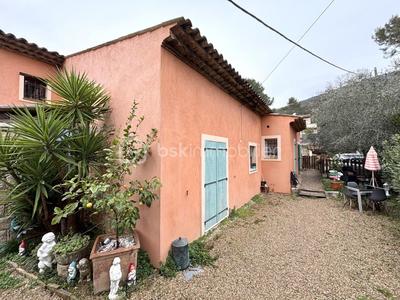 Maison - 200 m² - 6 pièces