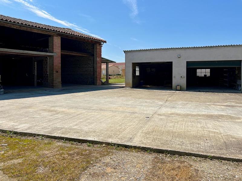 Maison - 300 m² - 7 pièces