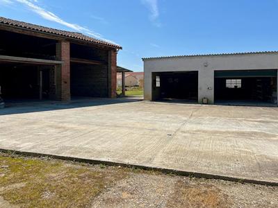 Maison - 300 m² - 7 pièces