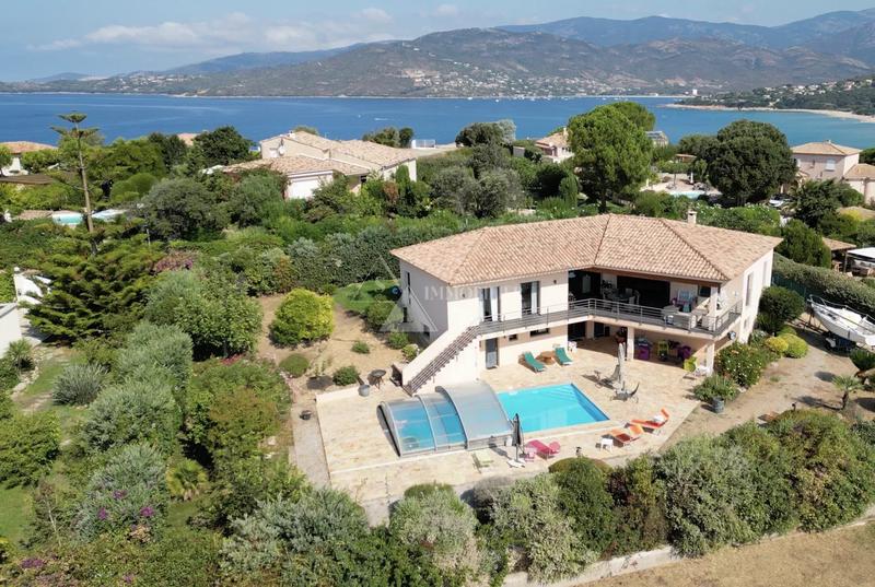 Villa - 202 m² - 6 pièces