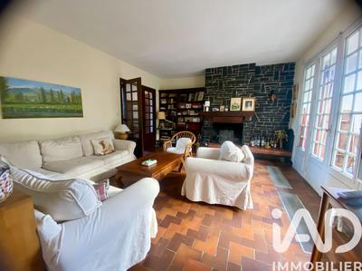 Maison - 275 m² - 10 pièces