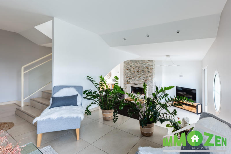 Maison - 165 m² - 8 pièces