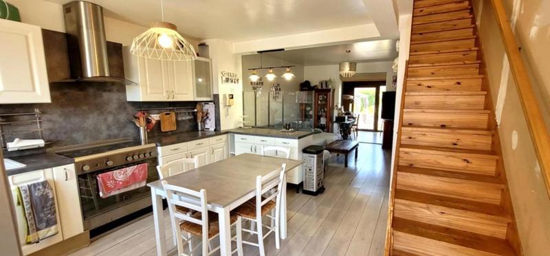 Maison - 99 m² - 5 pièces