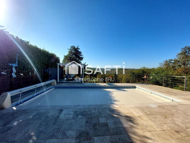 Maison - 215 m² - 6 pièces