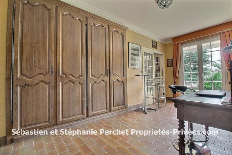 Maison - 229 m² - 8 pièces