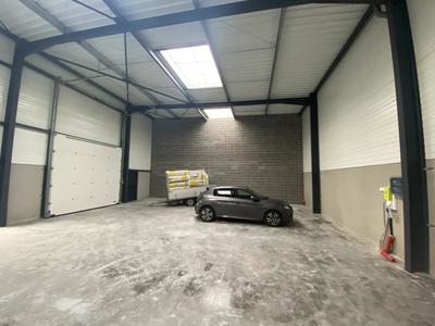Local d'activité / Entrepôt - 181 m²