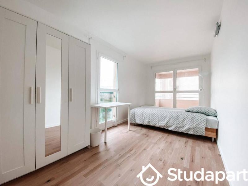 Chambre - 11 m² - 1 pièce