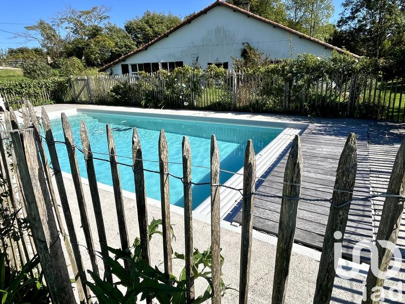 Maison - 298 m² - 9 pièces