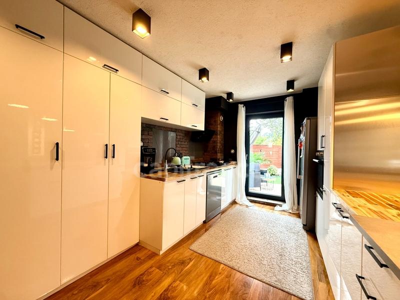 Maison - 162 m² - 7 pièces