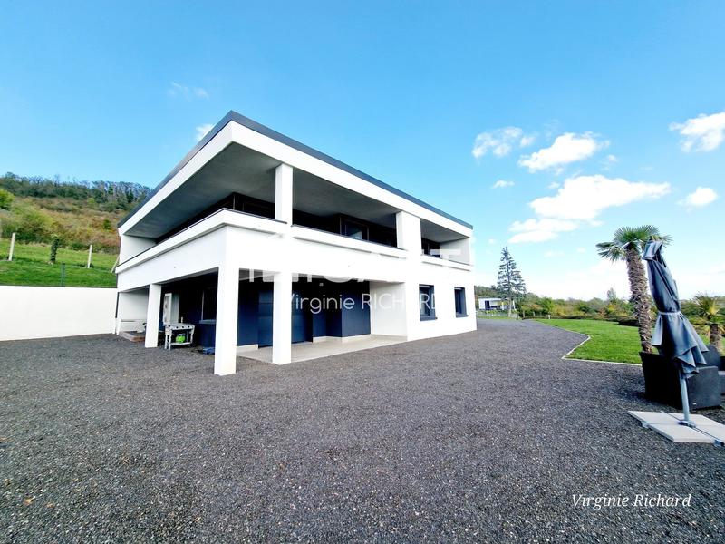 Maison - 170 m² - 7 pièces