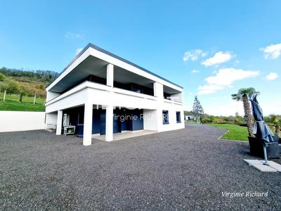 Maison - 170 m² - 7 pièces