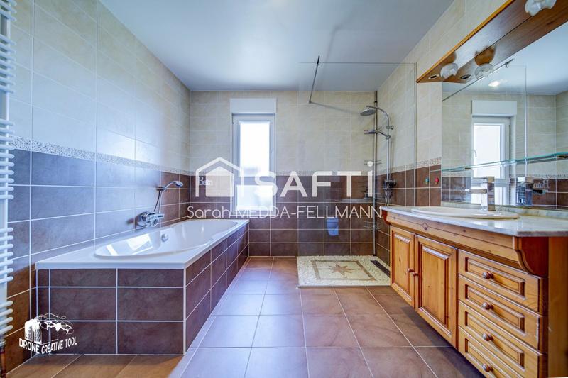 Maison - 165 m² - 5 pièces