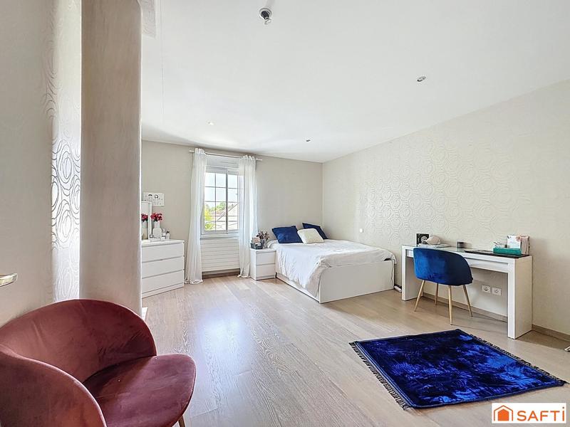 Maison - 226 m² - 7 pièces