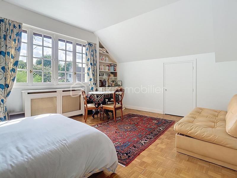 Maison - 207 m² - 6 pièces