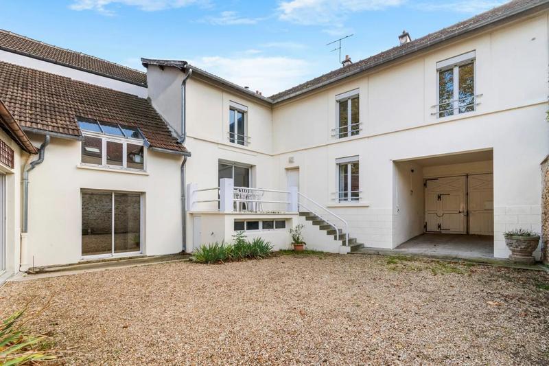 Corps de ferme - 237 m² - 9 pièces