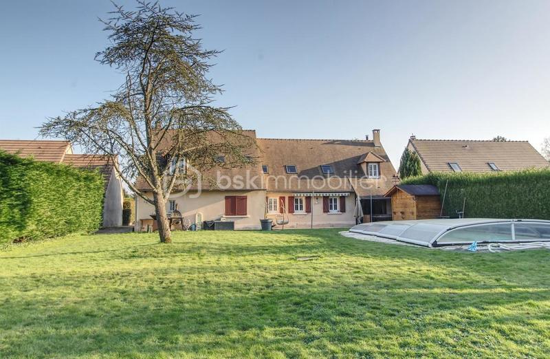 Maison - 200 m² - 8 pièces