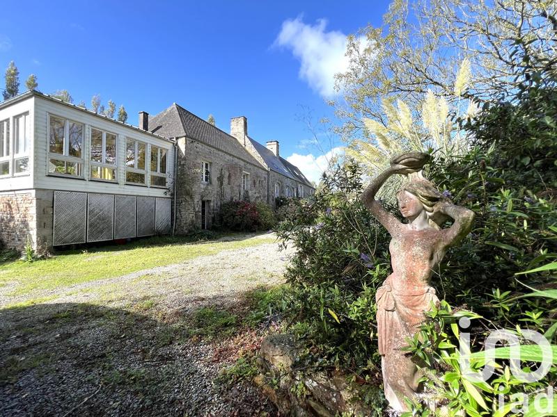 Maison - 438 m² - 16 pièces