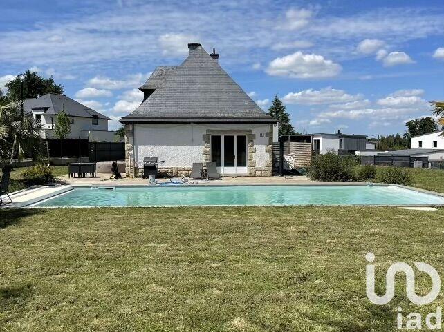 Maison - 197 m² - 10 pièces