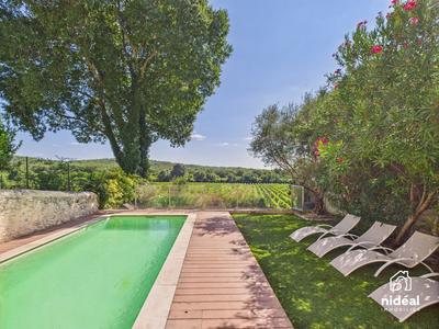 Maison - 216 m² - 8 pièces