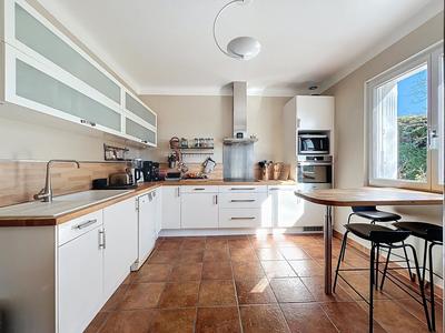 Maison - 180 m² - 6 pièces