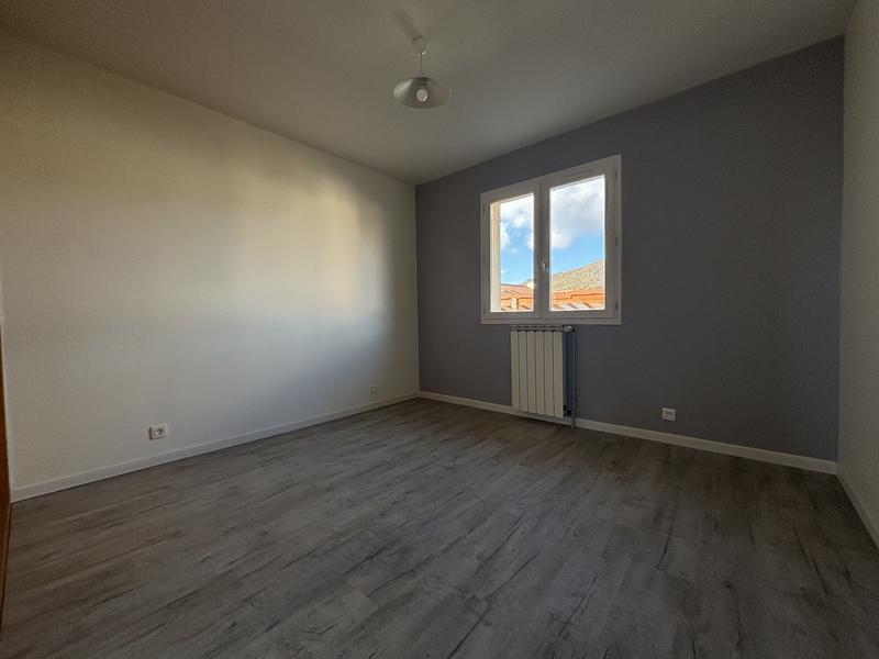 Maison traditionnelle - 145 m² - 8 pièces