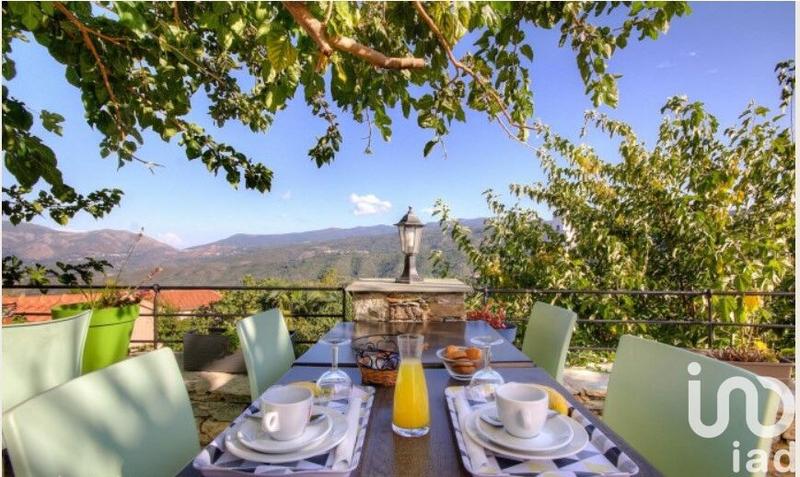 Maison - 280 m² - 16 pièces