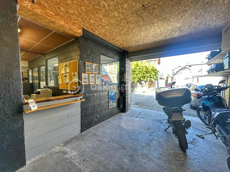 Atelier d'activités - 145 m² - 1 pièce