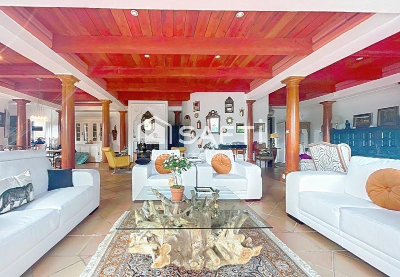 Maison - 289 m² - 7 pièces