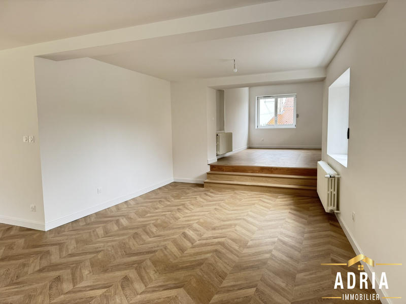 Maison traditionnelle - 236 m² - 11 pièces